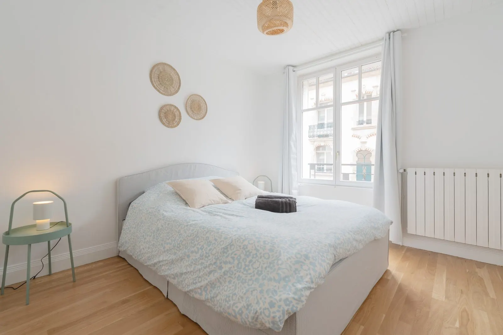 Artemis, furnished apartment, Nancy: bedroom with double bed by the window