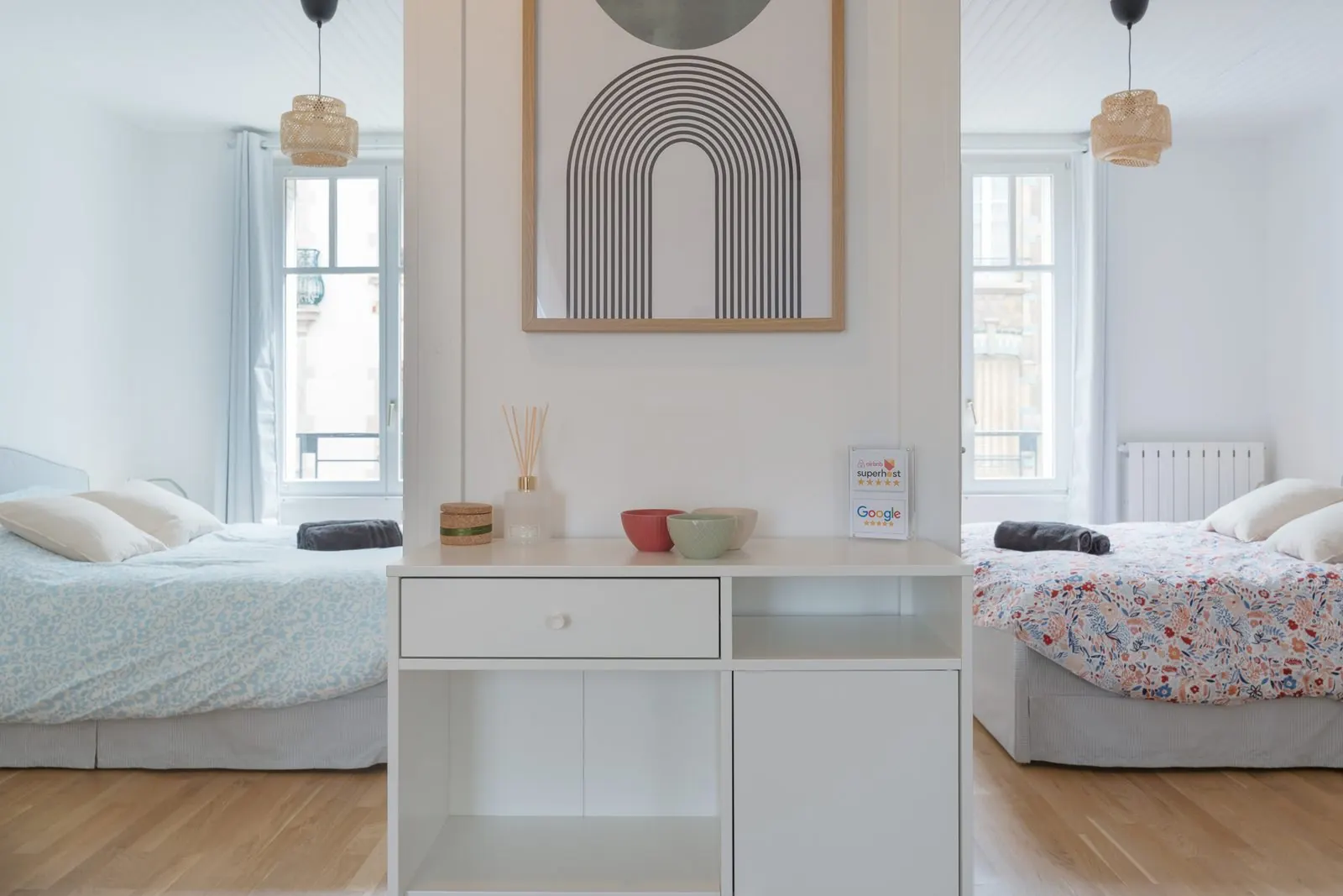 Artemis, furnished apartment, Nancy: dressing table with arched mirror
